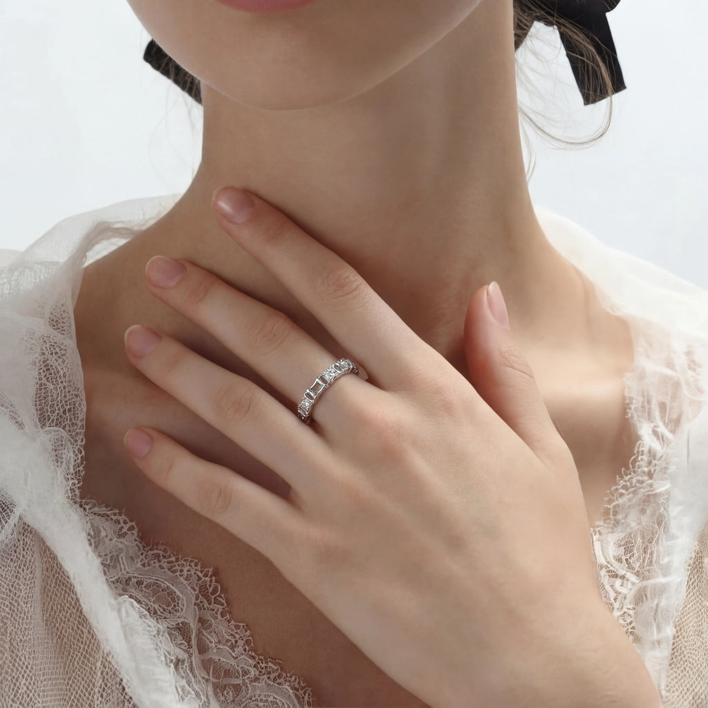 Geometric Feminine Ring